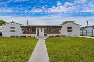 27 Suffolk Ave in Hialeah, FL - Building Photo - Building Photo