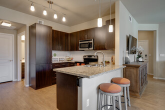 Liv Avenida in Chandler, AZ - Building Photo - Interior Photo