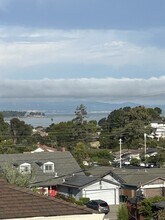 961 Barkley Ct, Unit A in Pinole, CA - Building Photo - Building Photo