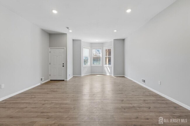 327 S Orange Ave in Newark, NJ - Building Photo - Building Photo