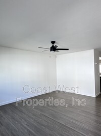 1174 Cypress Ave in Imperial Beach, CA - Foto de edificio - Building Photo