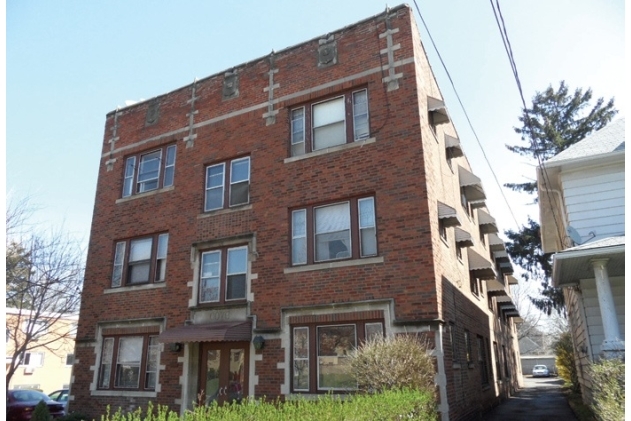 The Cove Apartments in Lakewood, OH - Building Photo - Building Photo