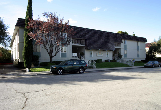 Greentree Apartments in San Jose, CA - Foto de edificio - Building Photo