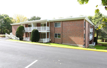 Kenmore Apartments in Southington, CT - Building Photo - Building Photo