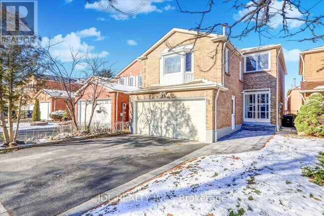 40 Houndtrail Dr in Toronto, ON - Building Photo - Building Photo