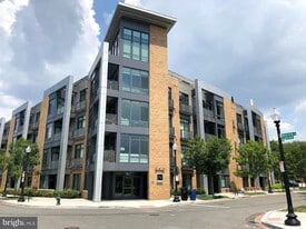 525 Water St SW, Unit 218 in Washington, DC - Building Photo