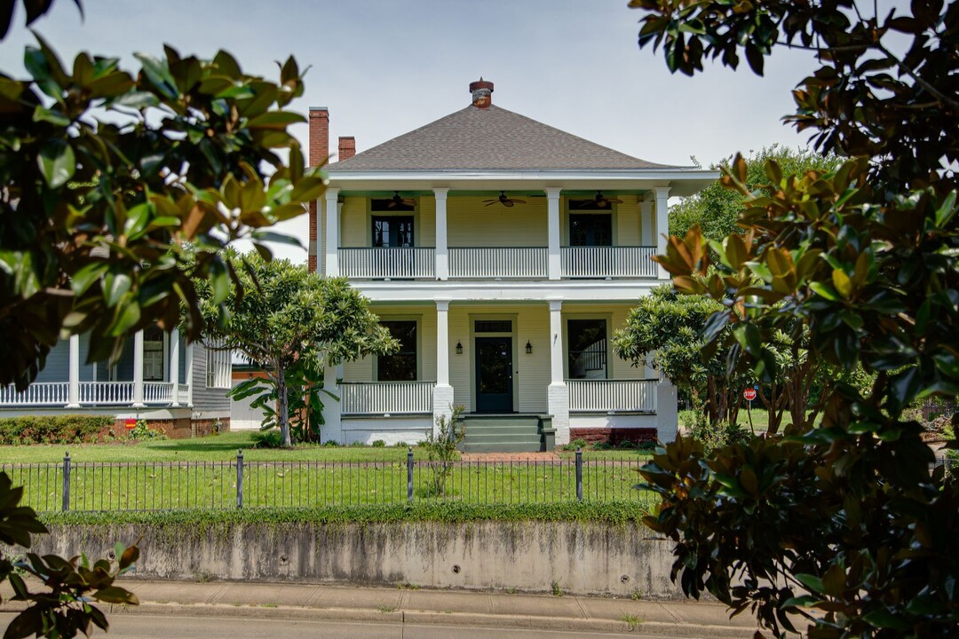 1202 Jackson St in Alexandria, LA - Building Photo