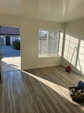 8325 White Squall Ln, Unit Riverlakes in Bakersfield, CA - Building Photo - Building Photo