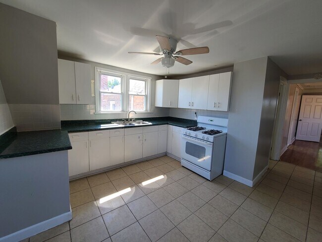 6035 S Karlov Ave in Chicago, IL - Foto de edificio - Building Photo