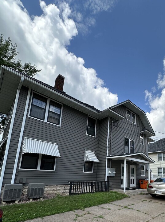 703 5th Ave in Eau Claire, WI - Building Photo