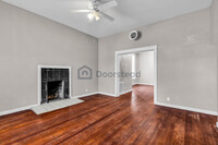 816 W Mistletoe Ave, Unit Apt 1 in San Antonio, TX - Foto de edificio - Building Photo