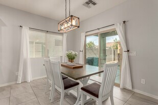 1562 W Alder Rd in San Tan Valley, AZ - Building Photo