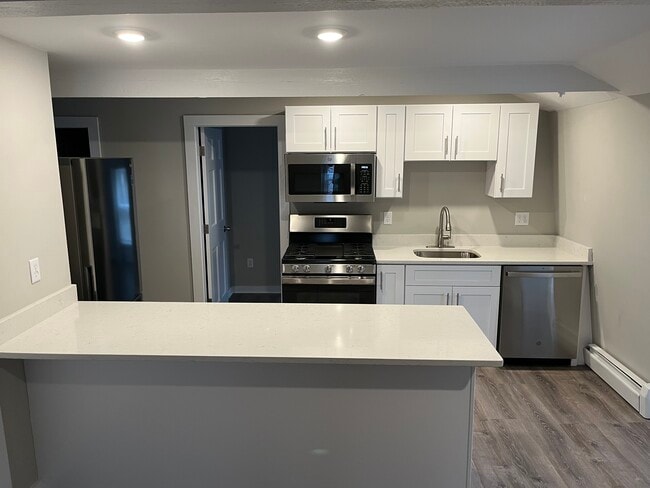 37A Maple Ave, Unit 3