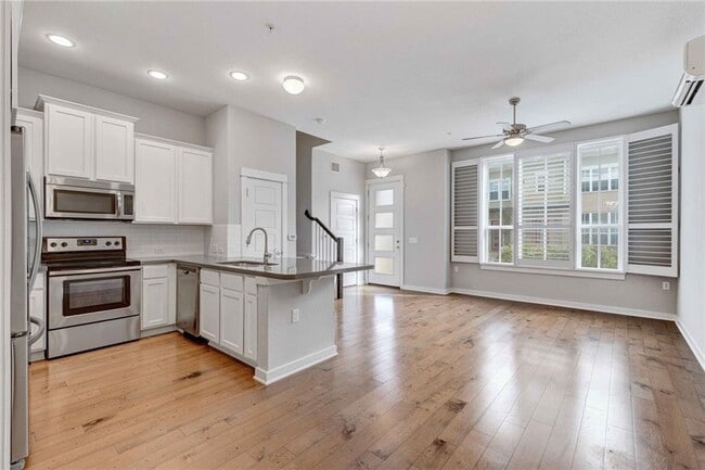 property at 2909 Zach Scott St