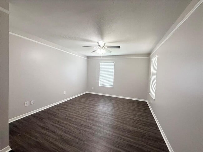 500 Willow Dr in Lake Jackson, TX - Building Photo - Building Photo