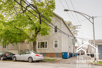 3010 N Greenview Ave, Unit 2 in Chicago, IL - Building Photo - Building Photo