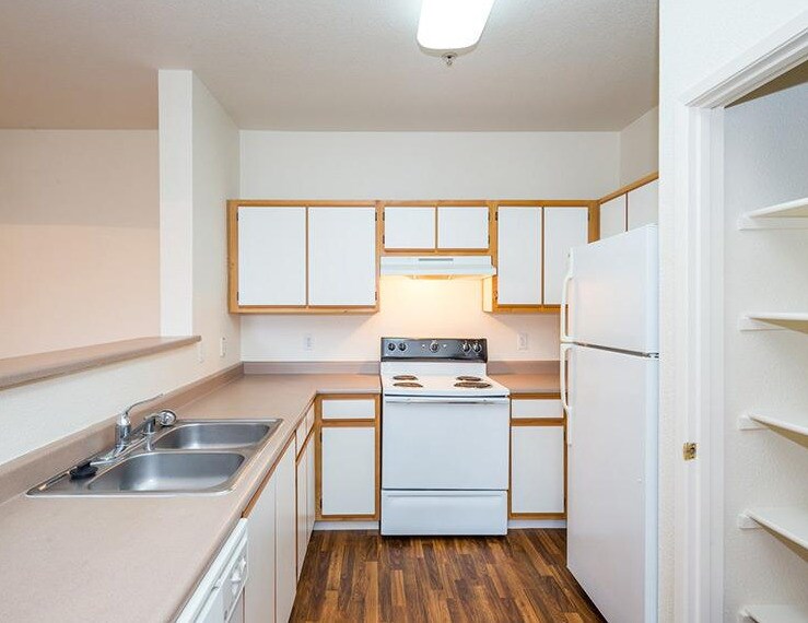 Crocker Oaks Apartments in Roseville, CA