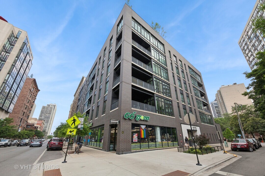 2773 N Hampden Ct in Chicago, IL - Building Photo