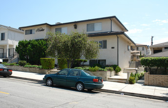 460 E Cypress Ave in Burbank, CA - Building Photo - Building Photo