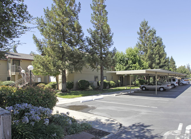 Oak Haven Senior Apartments in Oakdale, CA - Foto de edificio - Building Photo