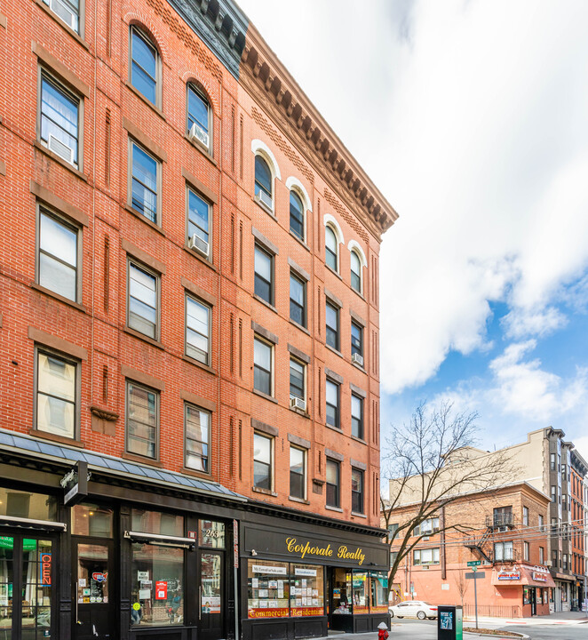 265 1st St in Hoboken, NJ - Building Photo