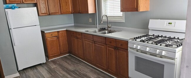 640 Aurora Ave, Unit Duplex Side by Side