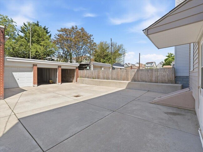 73 Newman Ave in Bayonne, NJ - Building Photo - Building Photo