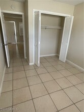 3325 Airport-Pulling Rd in Naples, FL - Foto de edificio - Building Photo