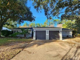 5140 Choctaw Ave in Pensacola, FL - Building Photo
