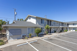 2355 K St in Merced, CA - Foto de edificio - Building Photo