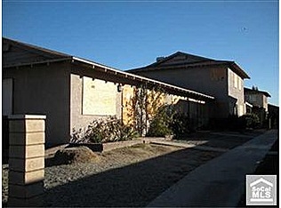 1155 Valencia Ave in Hemet, CA - Foto de edificio