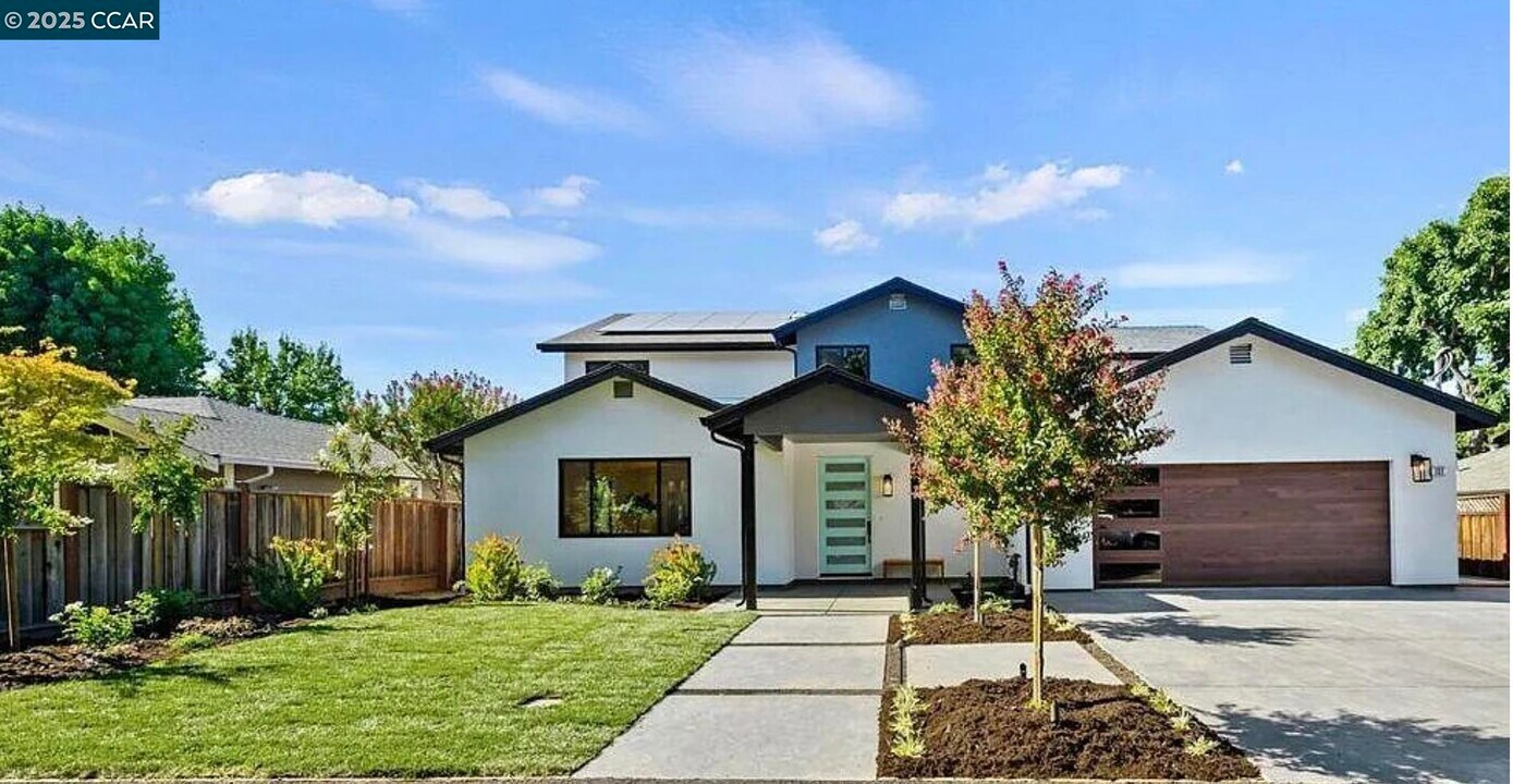 132 Quinterra Ln in Danville, CA - Building Photo