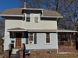 607 E Maywood Ave in Peoria, IL - Building Photo