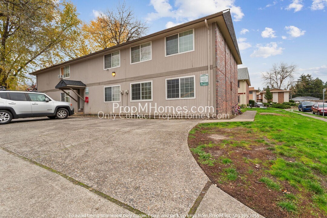 3283 SW 126th Ave in Beaverton, OR - Building Photo