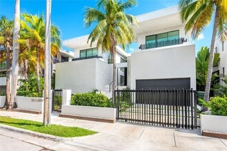 773 NE 77th Terrace in Miami, FL - Building Photo - Building Photo