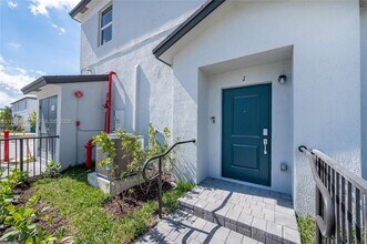 12470 SW 248th St in Princeton, FL - Building Photo - Building Photo