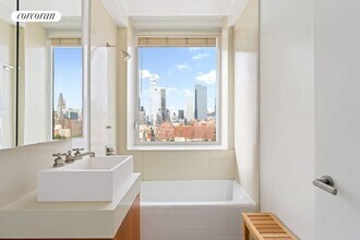 450 W 17th St in New York, NY - Building Photo - Building Photo
