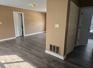 112 Industry Pkwy in Nicholasville, KY - Building Photo - Building Photo