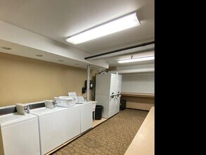 827 W Cornelia Ave in Chicago, IL - Building Photo - Building Photo