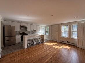 5297 Washington St, Unit 1 in Boston, MA - Building Photo - Building Photo