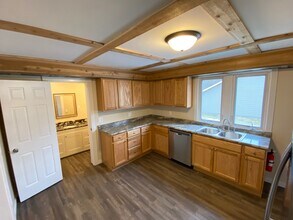 1428 N 4th St, Unit #1 in Mankato, MN - Foto de edificio - Building Photo