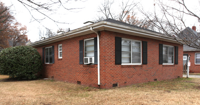 701-713 Summit Ave in Greensboro, NC - Building Photo - Building Photo