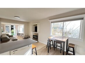 1522 Nichol Rd in White Rock, BC - Building Photo - Building Photo