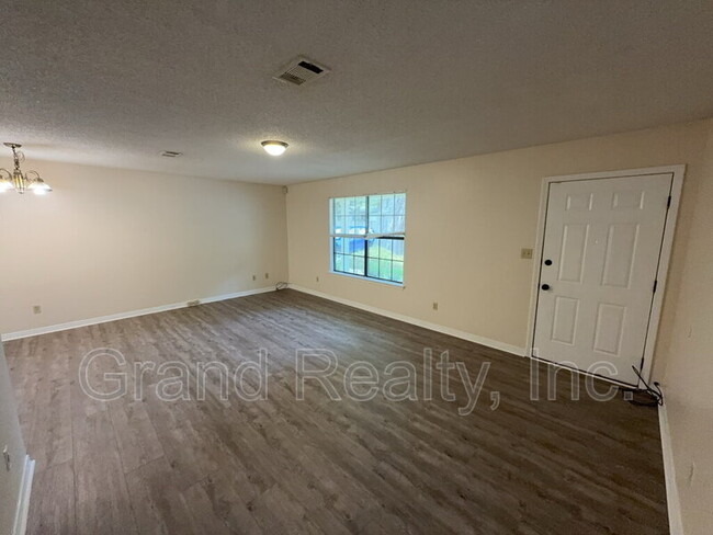 2881 E Johnson Ave in Pensacola, FL - Building Photo - Building Photo