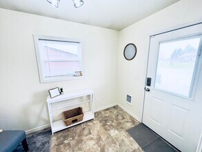 741 Elm Dr in Heyburn, ID - Building Photo - Building Photo