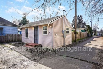 351 19th St SE in Salem, OR - Building Photo - Building Photo