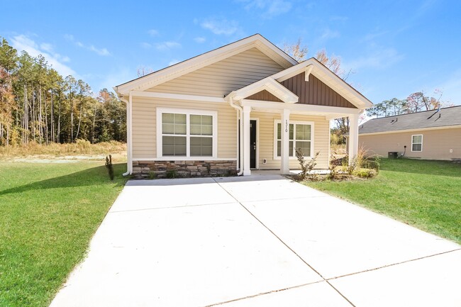 1210 Gardner St in Camden, SC - Building Photo - Building Photo