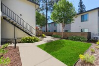 Hazel Wood Apartments photo'