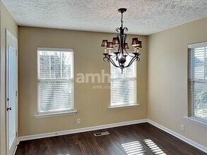 1642 Zurich Dr in Spring Hill, TN - Foto de edificio - Building Photo