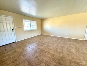 321 E Malibu Dr in Tempe, AZ - Building Photo - Building Photo